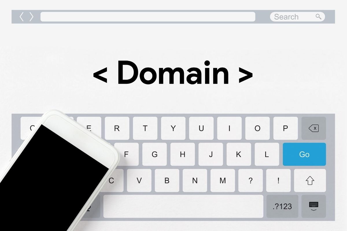 Renueva tu dominio .com a tiempo y evita perder tu web